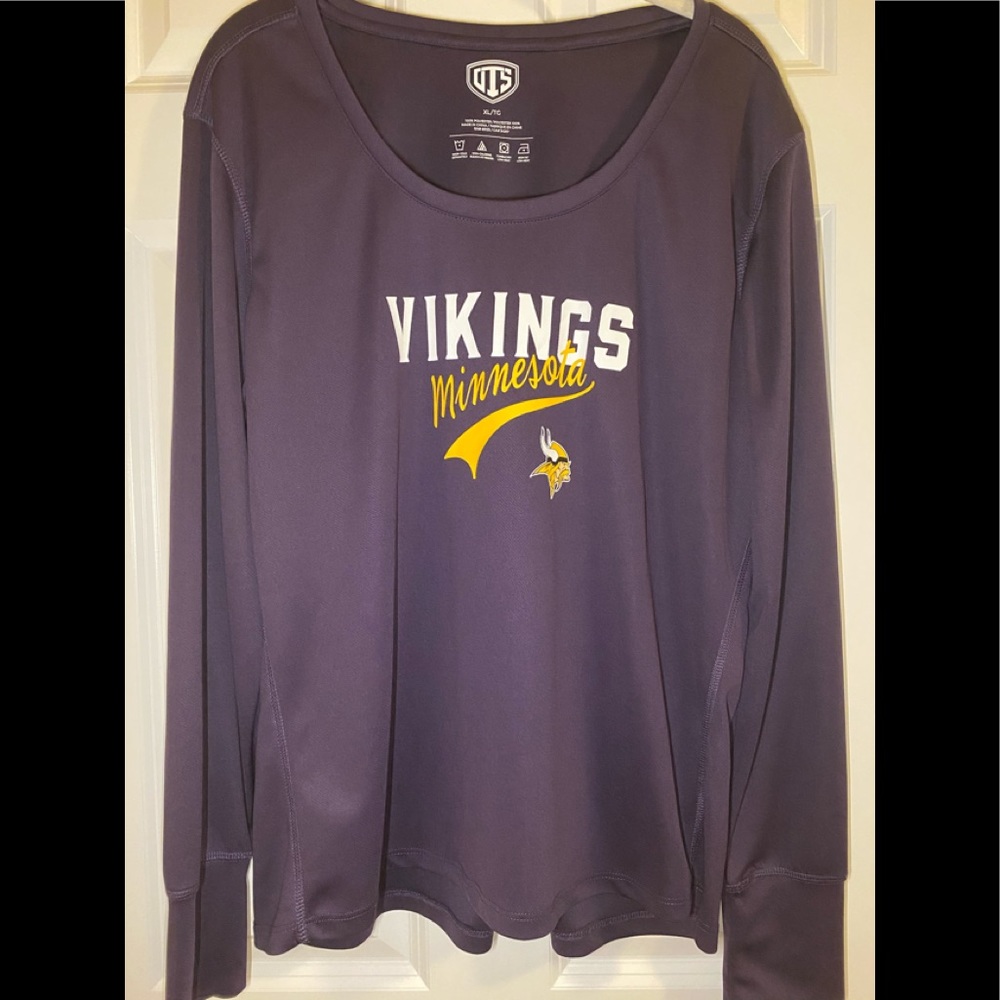 Minnesota Vikings women shirt.